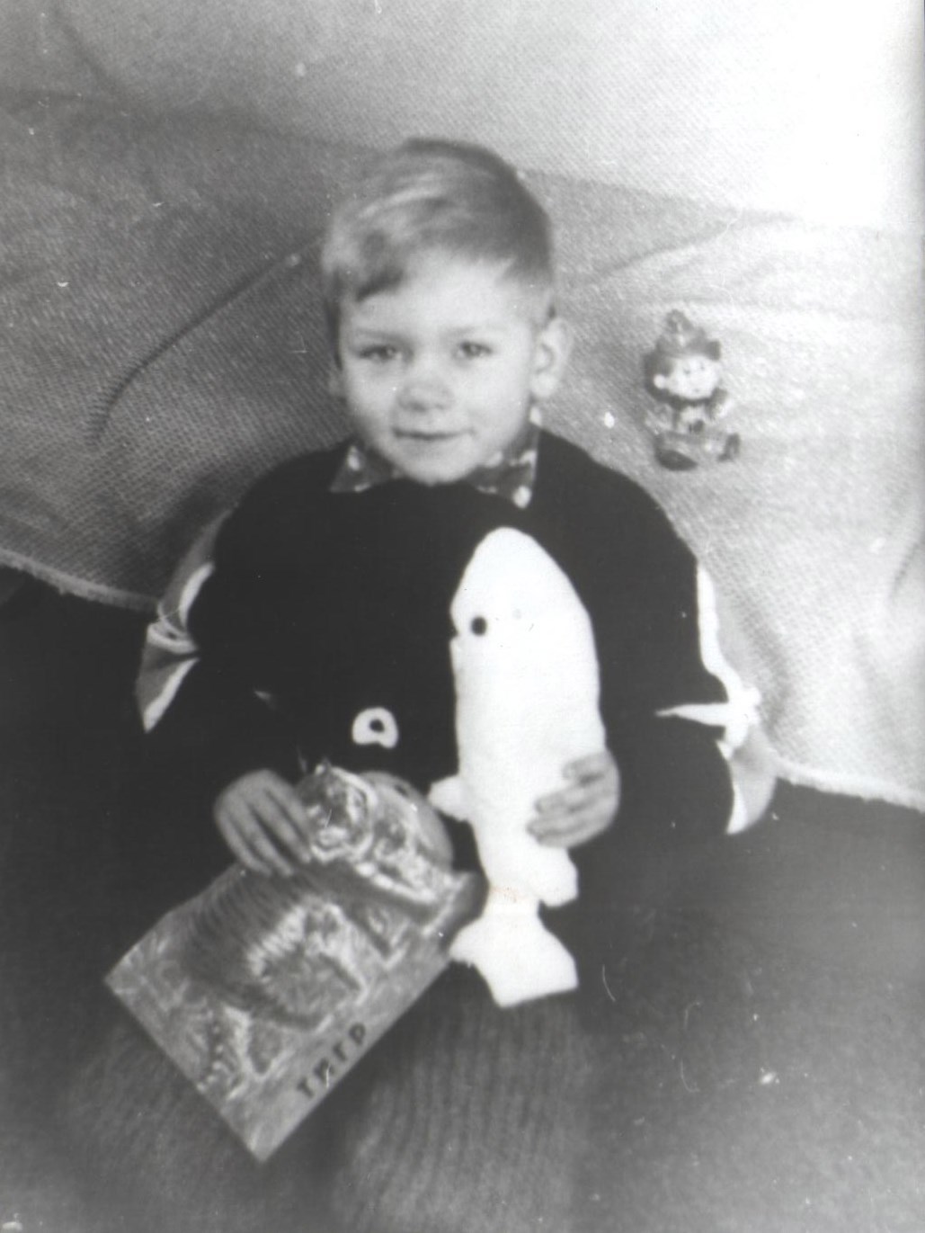 Детс-ад. Инцел впервые вышел в социум и сразу стал мизантропом, к сожалению.