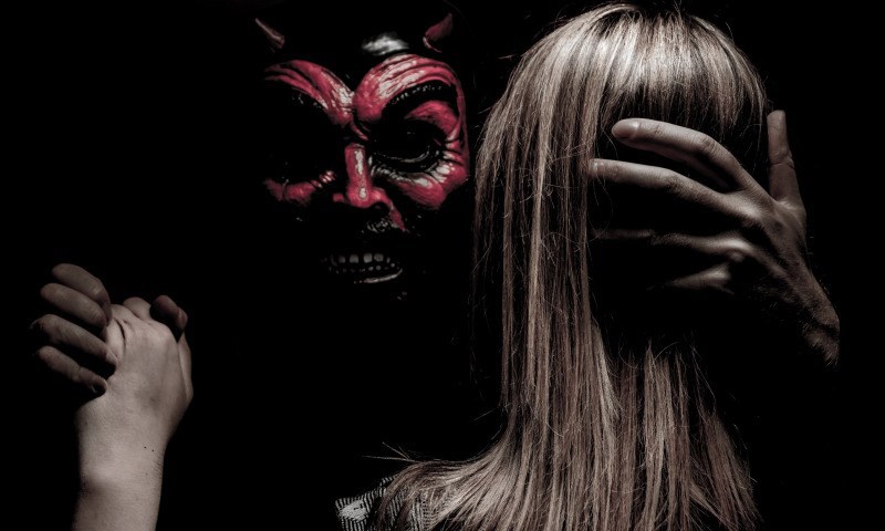 Никогда не знаешь, какие демоны могут быть в голове женщины (часть 62)