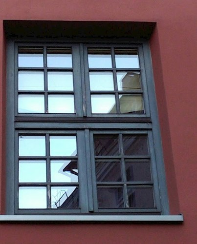 По ту сторону окна