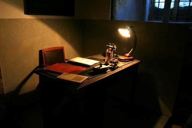 Ручка... Красная