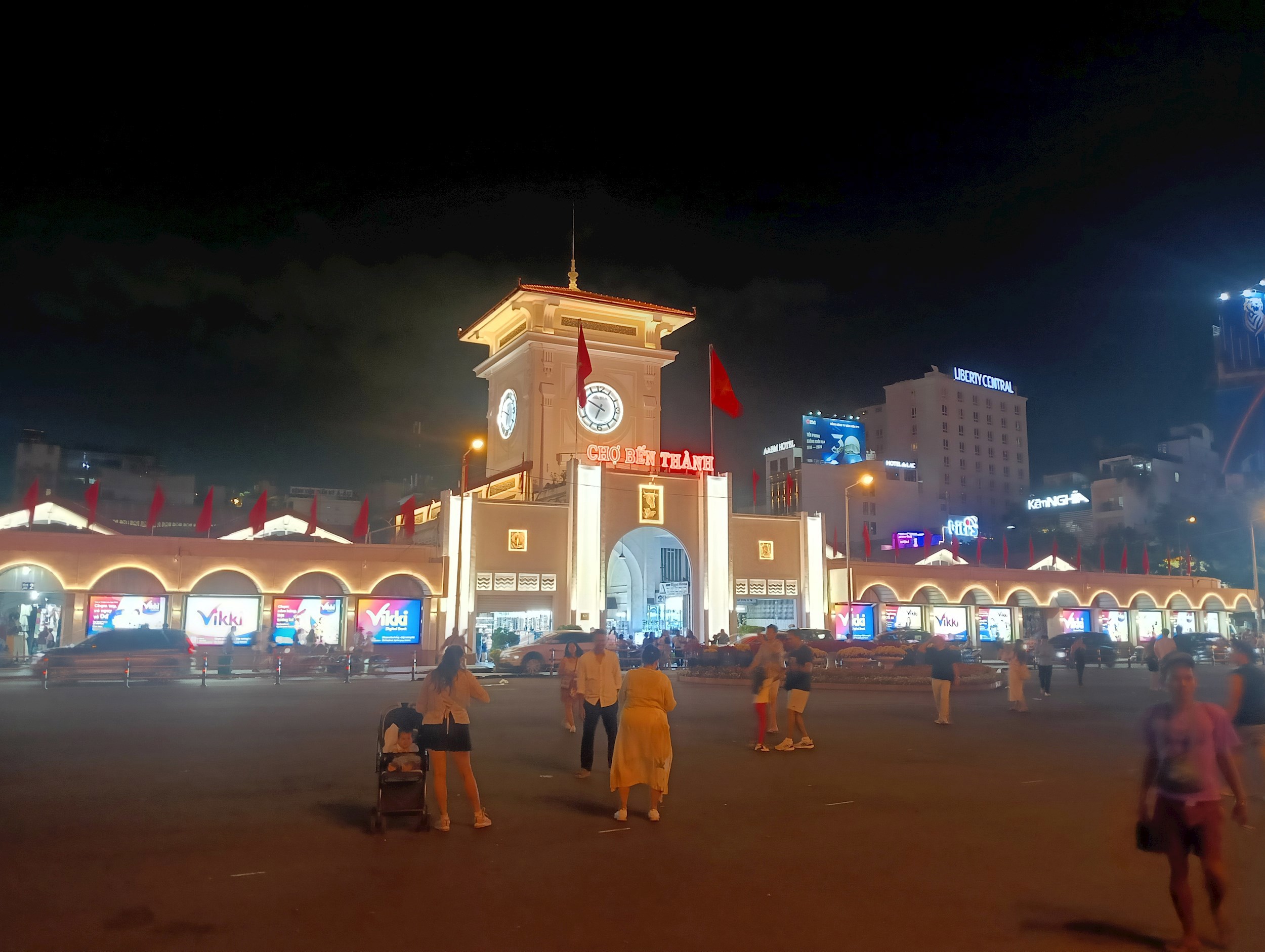 Одним поздним вечером