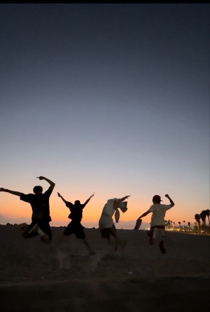 Angels Demons симфония дружбы и магии. История о том как четверо стали семьёй