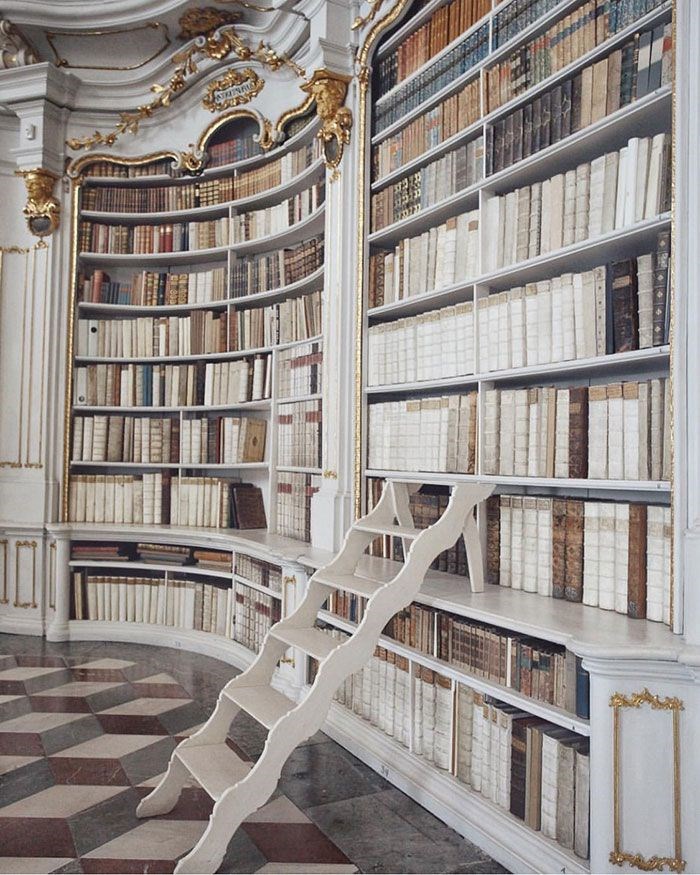 Убийство в библиотеке